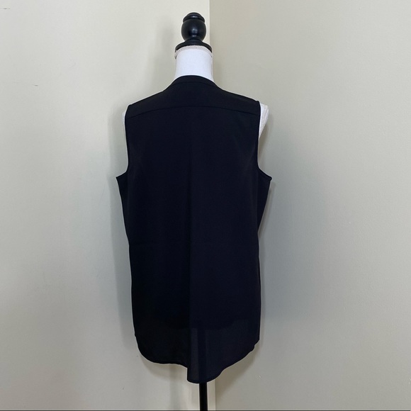 NWOT Calvin Klein || Woman’s blacksleeveless button down Top size Large - Picture 3 of 10